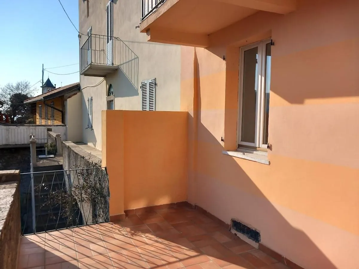 Lake Artists Home Maccagno Дом отдыха
