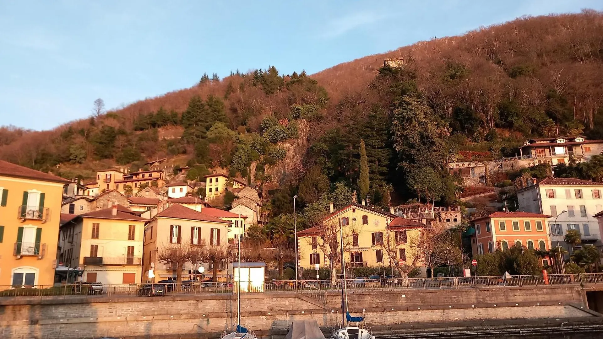 Holiday home Lake Artists Home Maccagno Italy