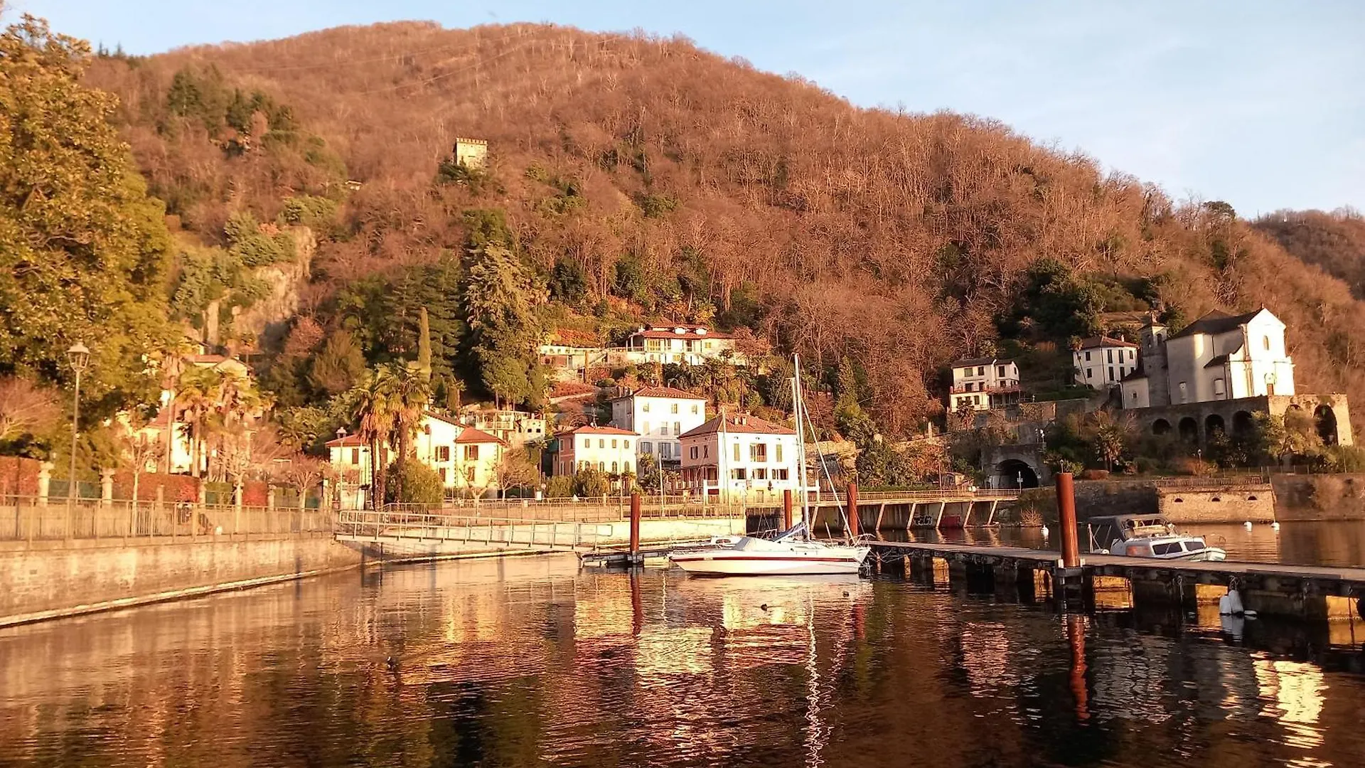 Lake Artists Home Maccagno